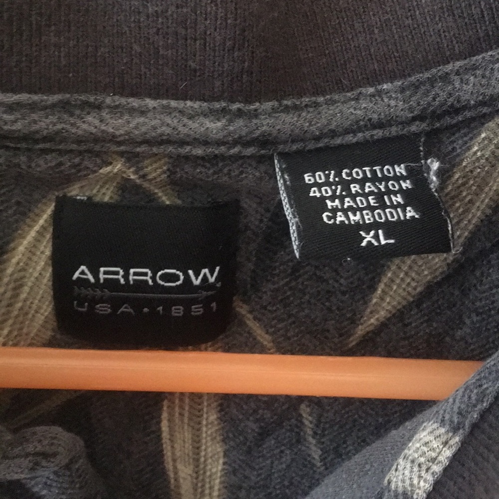 Arrow Button-Down - Picture 3 of 3